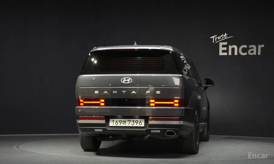 Фото 4 - Hyundai Santa Fe