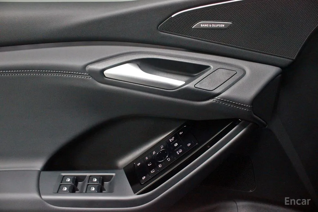 Audi Q6 e-tron 2025 Premium Quattro
