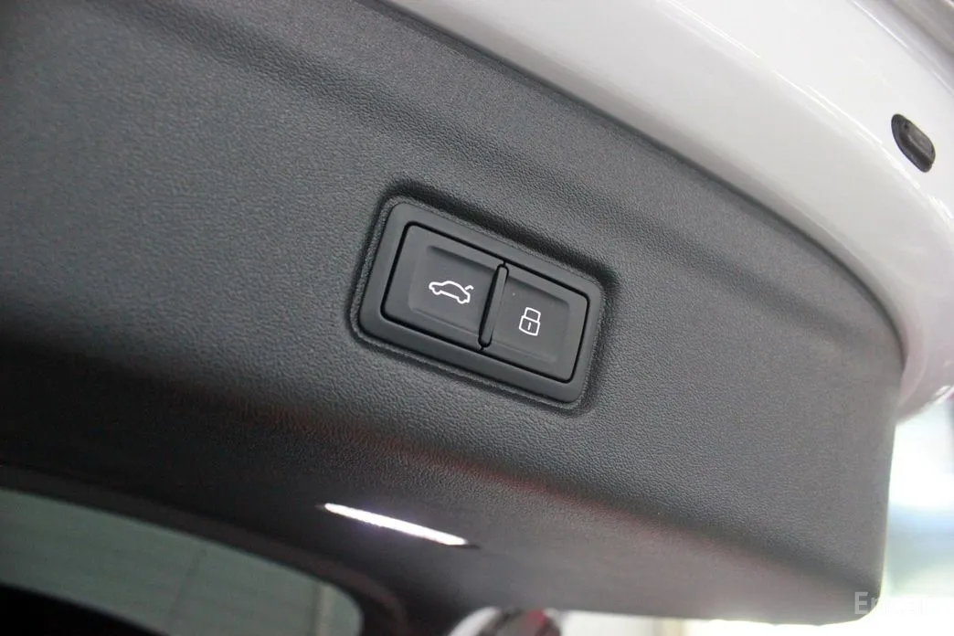 Audi Q6 e-tron 2025 Premium Quattro