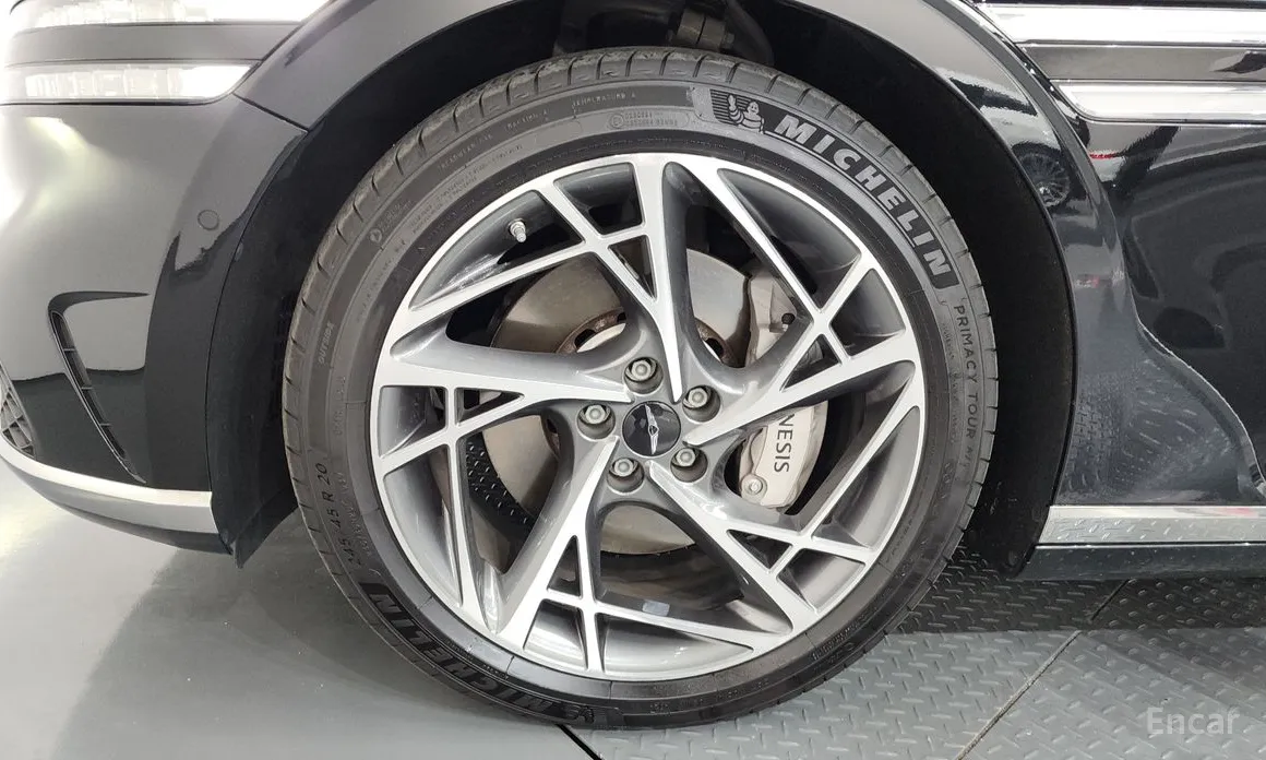 2021 Genesis G90
