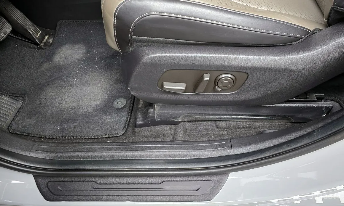 Фото 31 - Kia Carnival