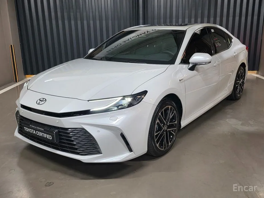 Toyota Camry 2024 2.5 XLE Hybrid