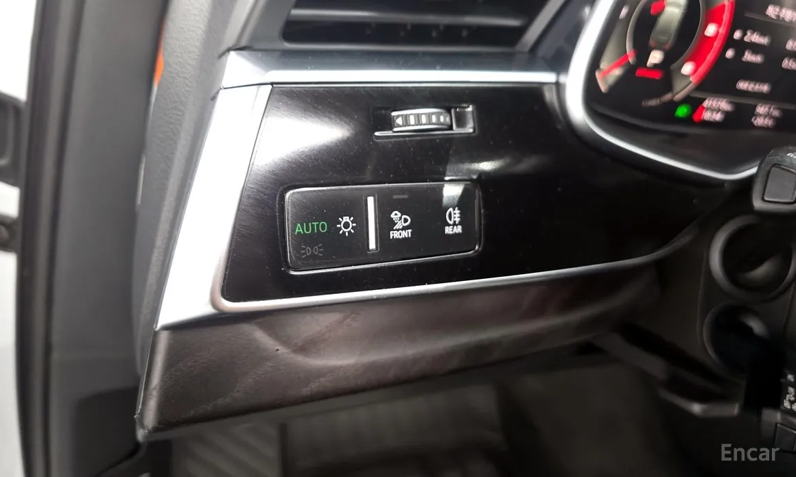 Фото 30 - Audi Q7