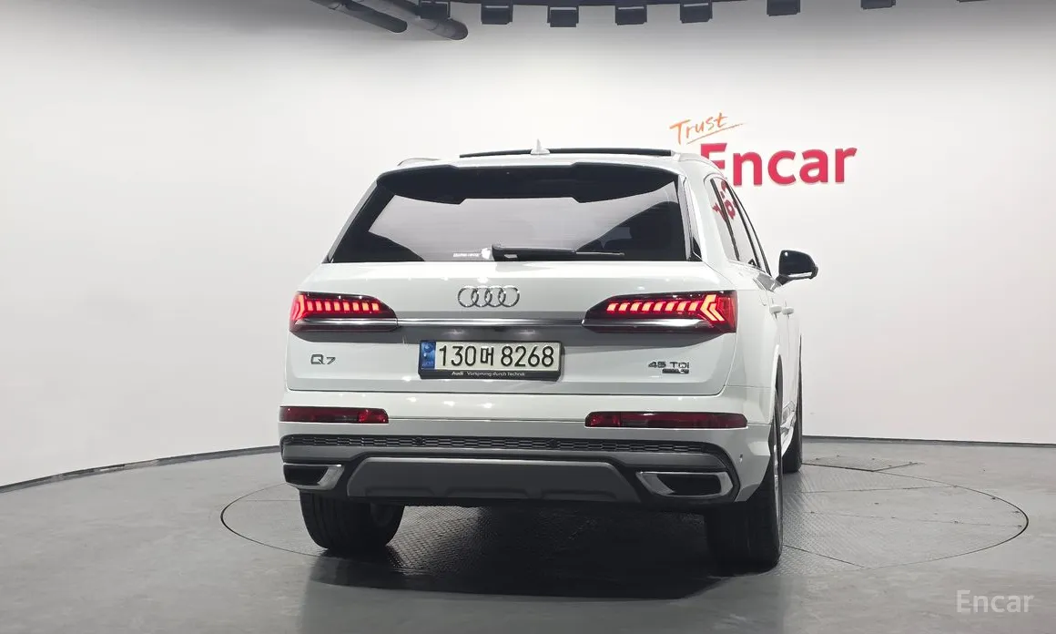 Фото 4 - Audi Q7
