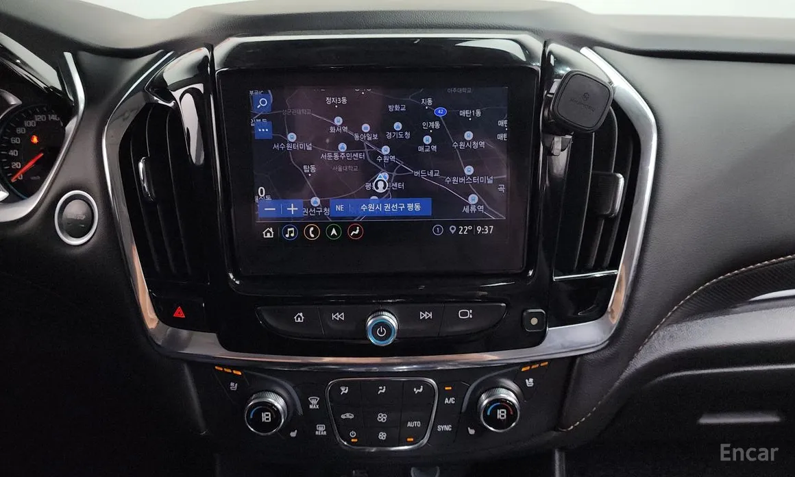 Photo 12 - Chevrolet Traverse