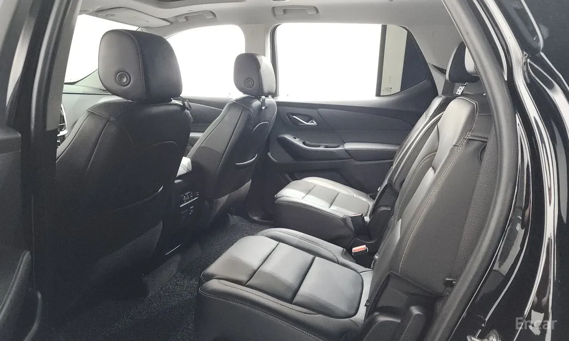 Photo 19 - Chevrolet Traverse