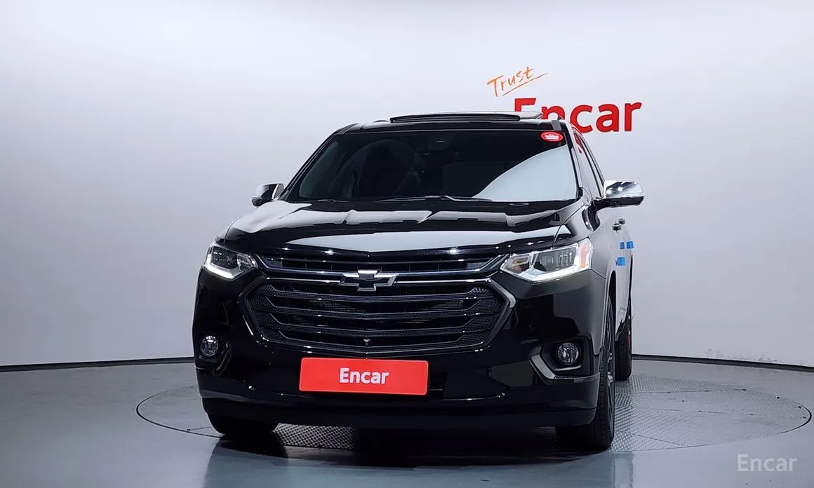 Photo 3 - Chevrolet Traverse