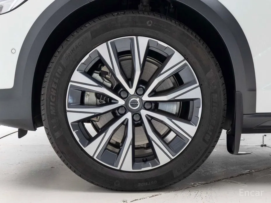 2017 Volvo V90