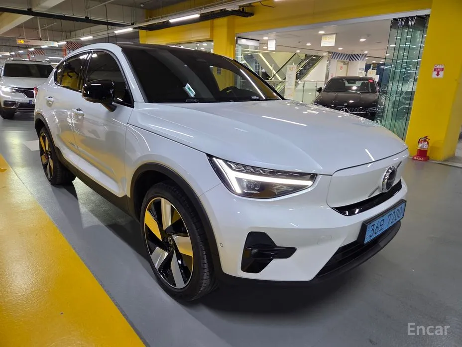 2022 Volvo C40