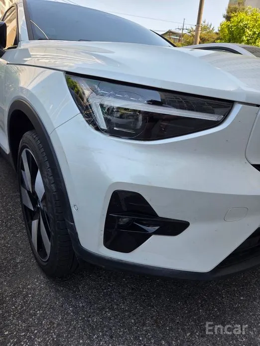 2022 Volvo C40