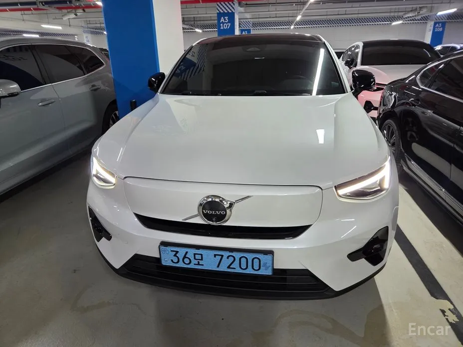 2022 Volvo C40