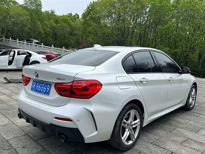 Фото 4 - BMW 1 Series