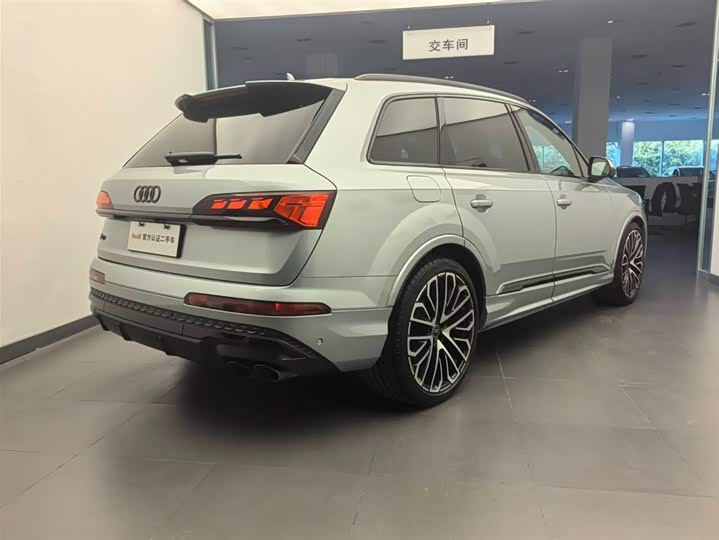 2024 Audi SQ7