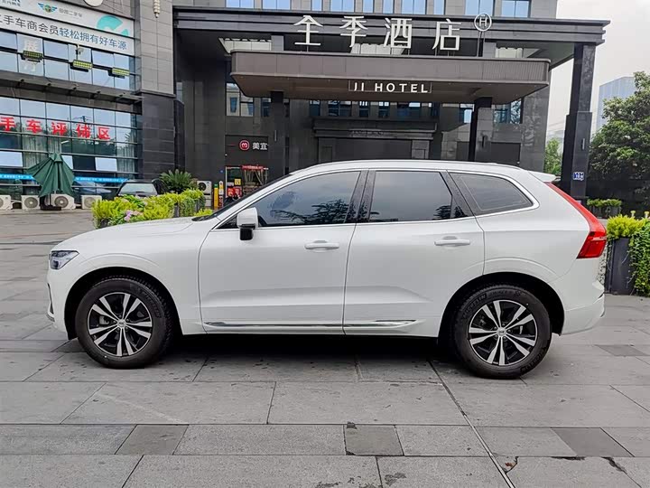 Фото 3 - Volvo XC60