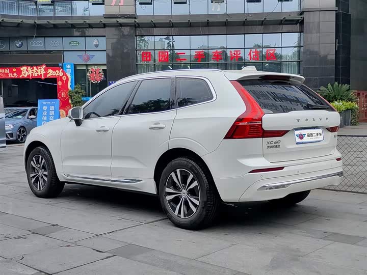 Фото 4 - Volvo XC60