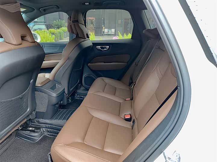 Фото 7 - Volvo XC60