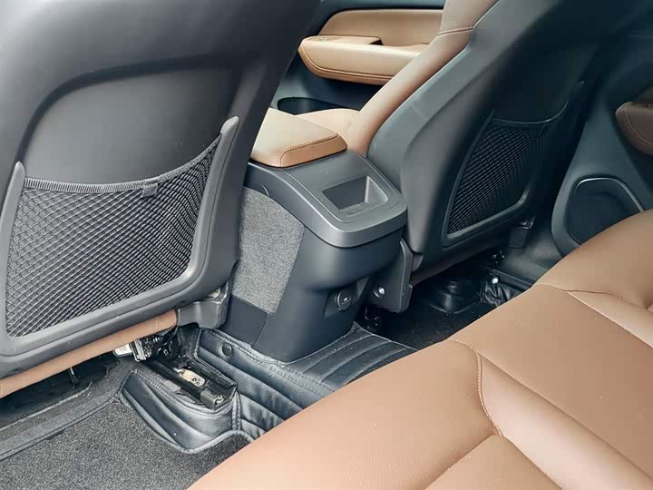 Фото 8 - Volvo XC60