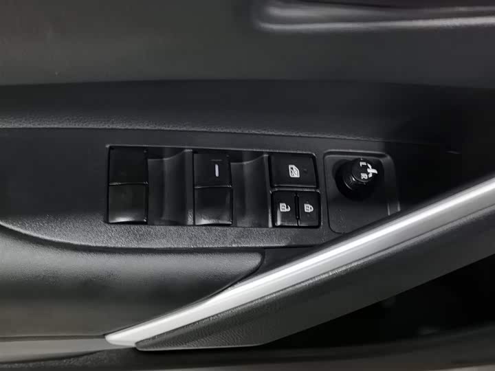 Toyota Corolla Cross 2024 2024款 2.0L 先锋版