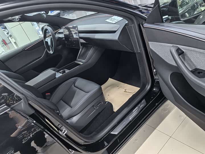 Tesla Model Y 2026 2026款 后轮驱动版