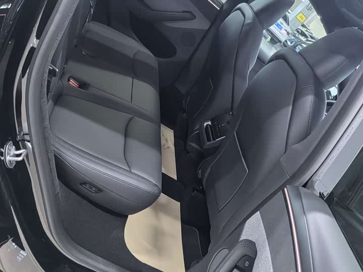 Tesla Model Y 2026 2026款 后轮驱动版