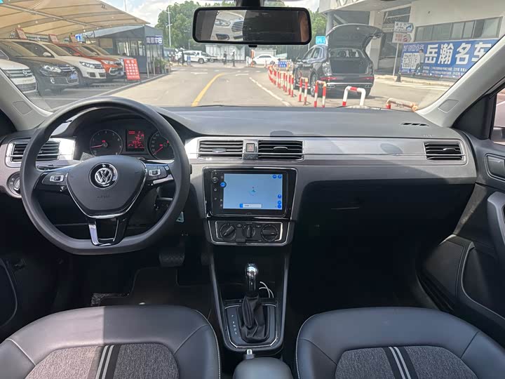 Фото 3 - Volkswagen Santana