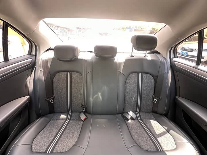 Фото 7 - Volkswagen Santana