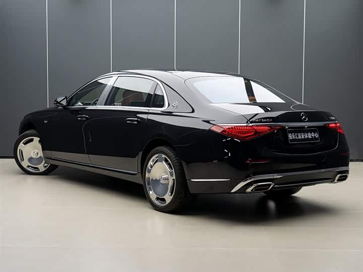 Photo 4 - Mercedes-Benz Maybach S-Class