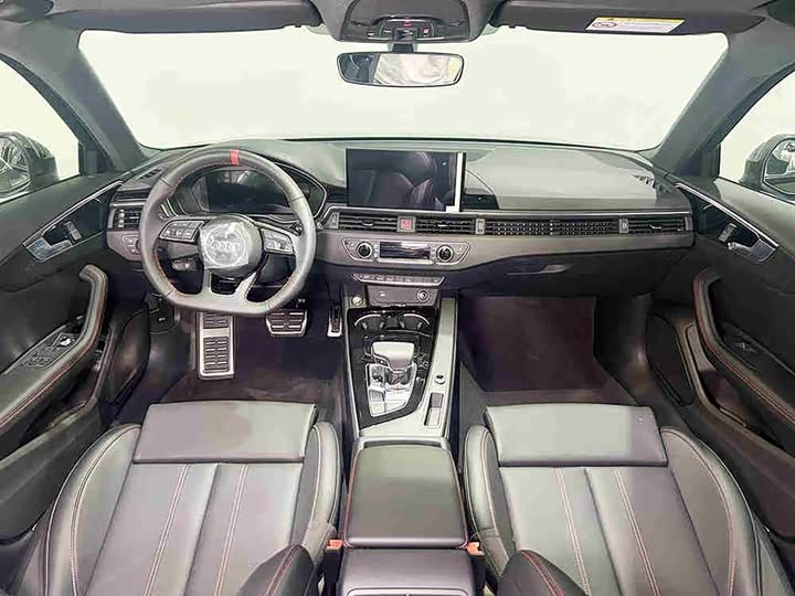 Audi A4L 2025 2025款 200万辆悦享版 40 TFSI 豪华动感型