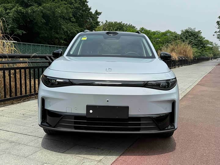 Leapmotor C16 2026 2026款 纯电 630激光雷达智尊版 6座