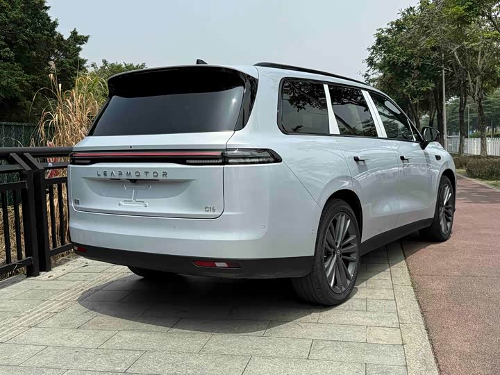 Leapmotor C16 2026 2026款 纯电 630激光雷达智尊版 6座