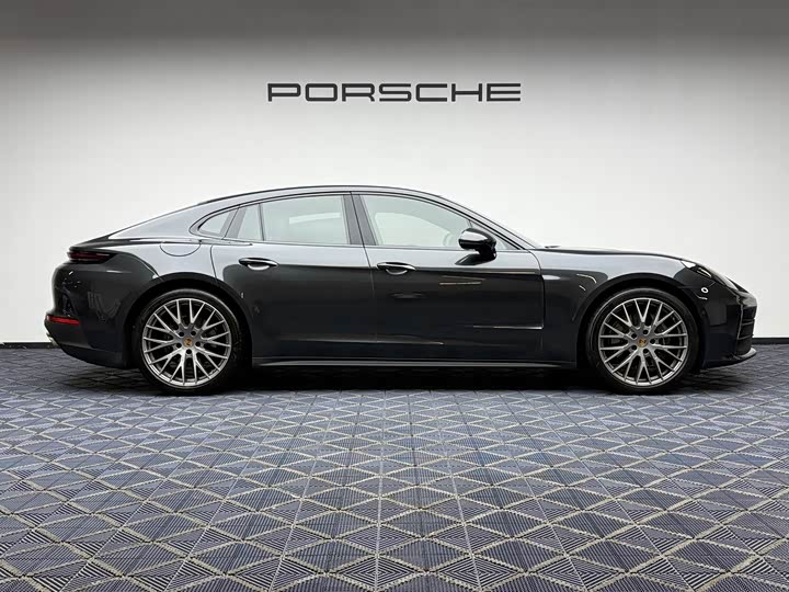 Photo 9 - Porsche Panamera
