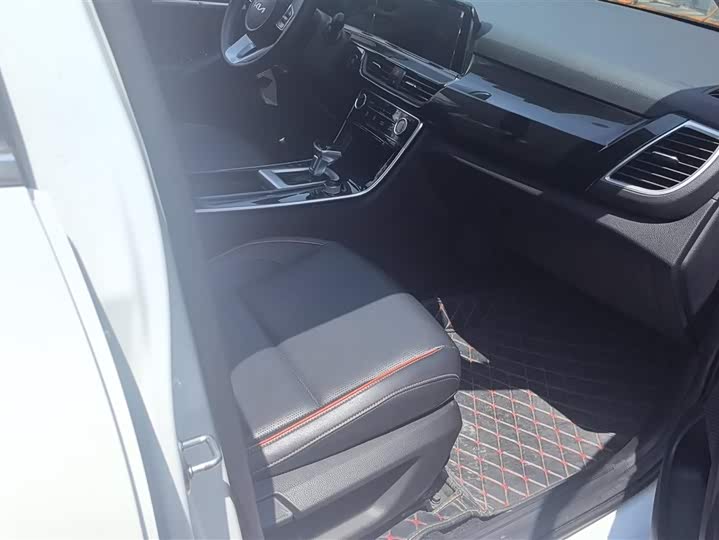 Kia Seltos 2023 2023款 1.5L CVT豪华版