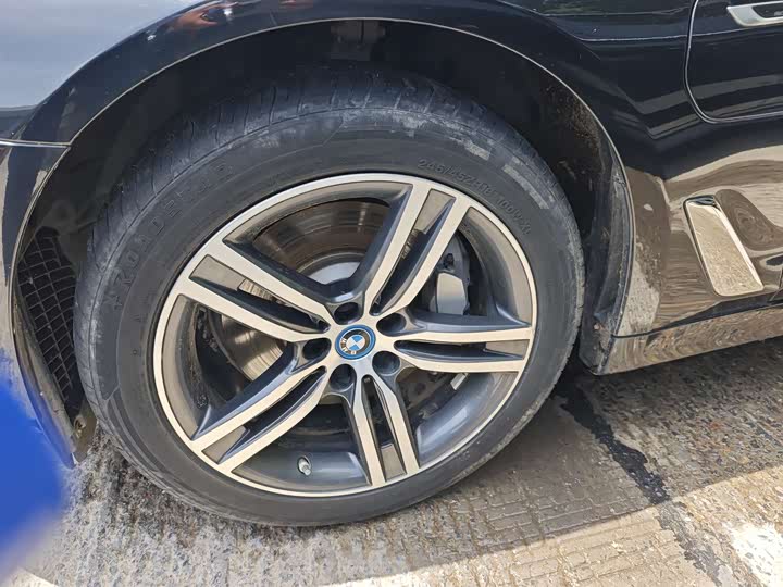 Фото 3 - BMW 5 Series Hybrid