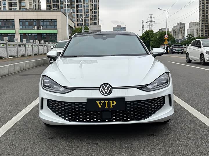 Photo 1 - Volkswagen Lamando L