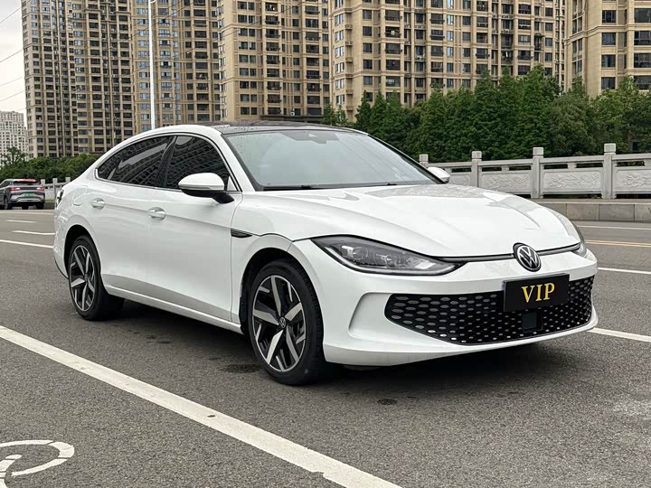 Photo 2 - Volkswagen Lamando L