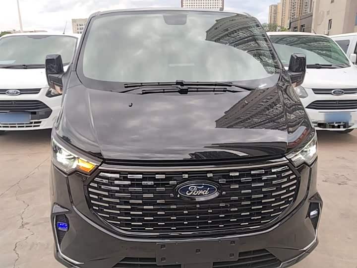2023 Ford Tourneo