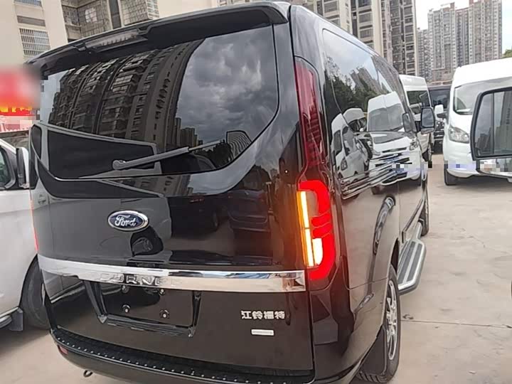 Ford Tourneo 2023 2023款 2.0T 自动致享版