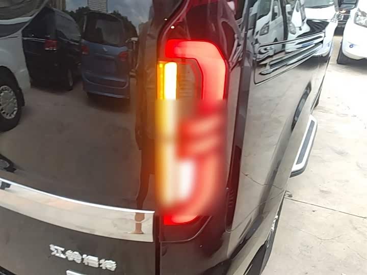 Ford Tourneo 2023 2023款 2.0T 自动致享版