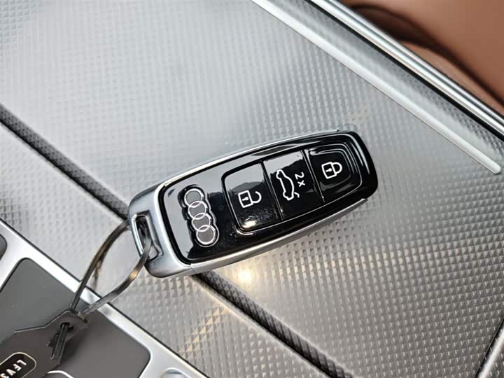 Audi A6L 2026 2026款 45 TFSI 臻选动感型