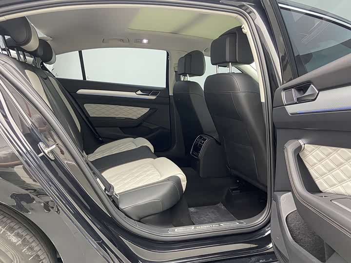 Фото 8 - Volkswagen Magotan
