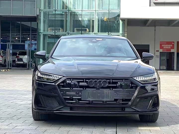 Фото 2 - Audi A7L