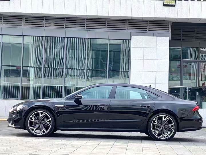 Фото 7 - Audi A7L