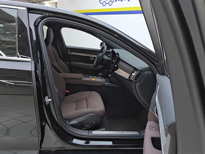 Volvo S90 2026 2026款 B5 智逸豪华版