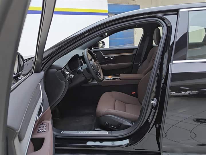 Volvo S90 2026 2026款 B5 智逸豪华版