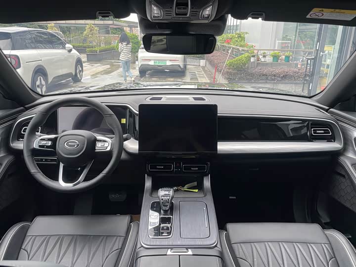 GAC Trumpchi GS8 2025 2025款 领航系列 2.0TGDI 两驱豪华版 5座