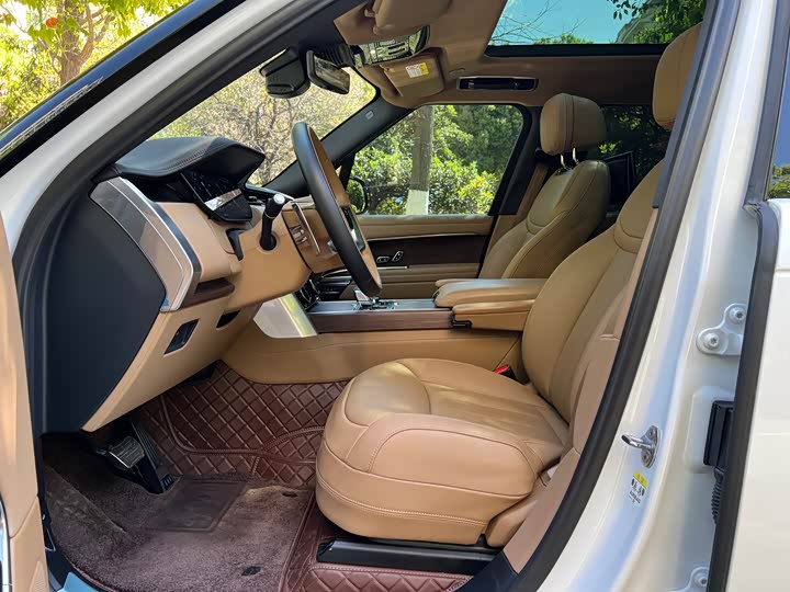 Photo 8 - Land Rover Range Rover