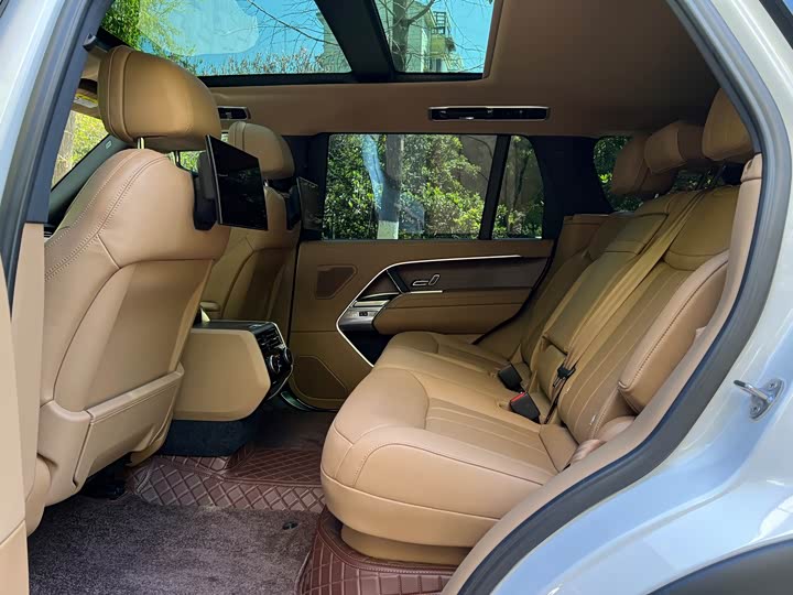 Photo 9 - Land Rover Range Rover