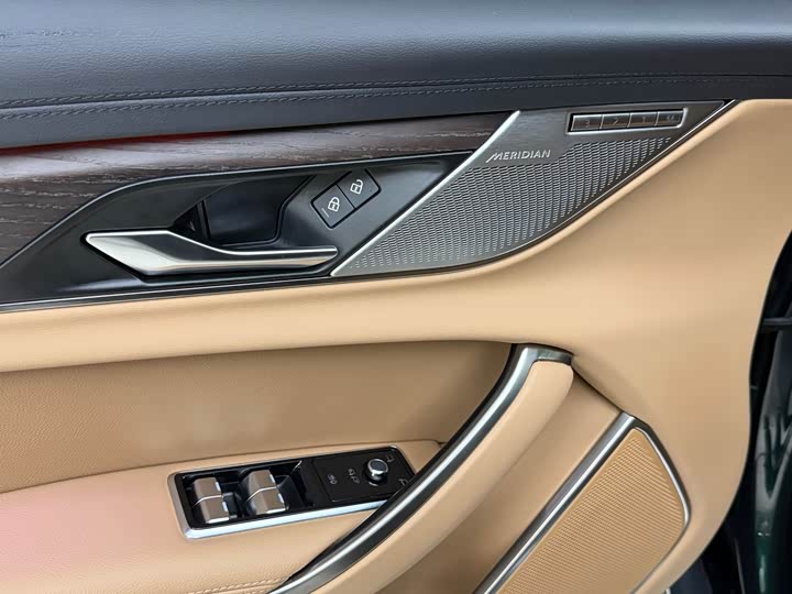 2025 Jaguar XF L