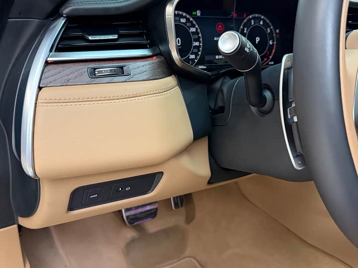 Jaguar XF L 2025 2025款 2.0T P250 两驱尊享豪华版