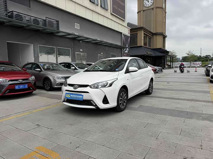 2022 Toyota Yaris L